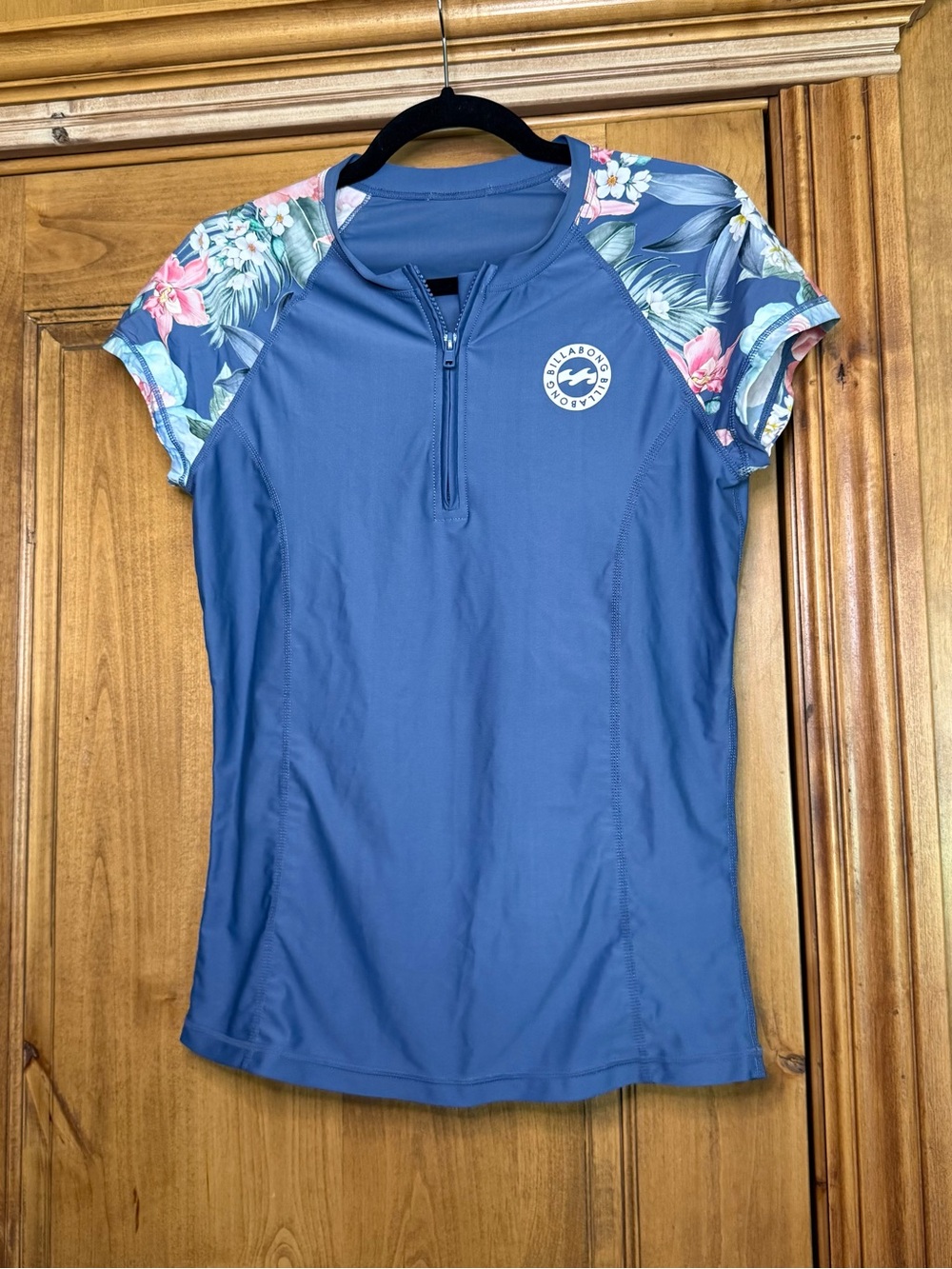 Billabong Women’s Floral Half Zip Rash Guard Swim Top UPF Surf Shirt Blue